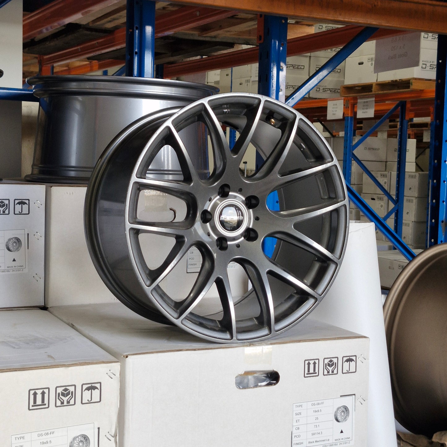 DS-05 18x9.5 +22 5x114.3 Gunmetal (CLEARANCE ITEM)