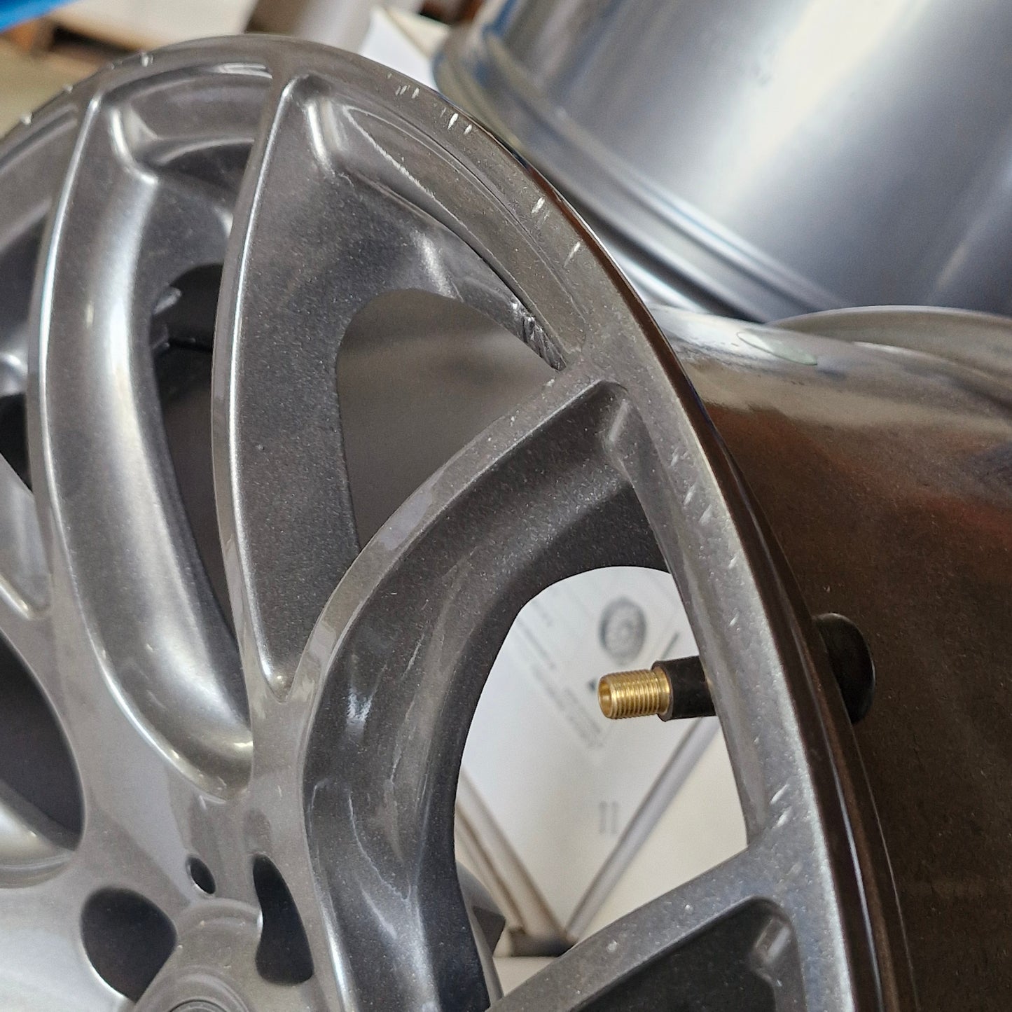 DS-05 18x9.5 +22 5x114.3 Gunmetal (CLEARANCE ITEM)