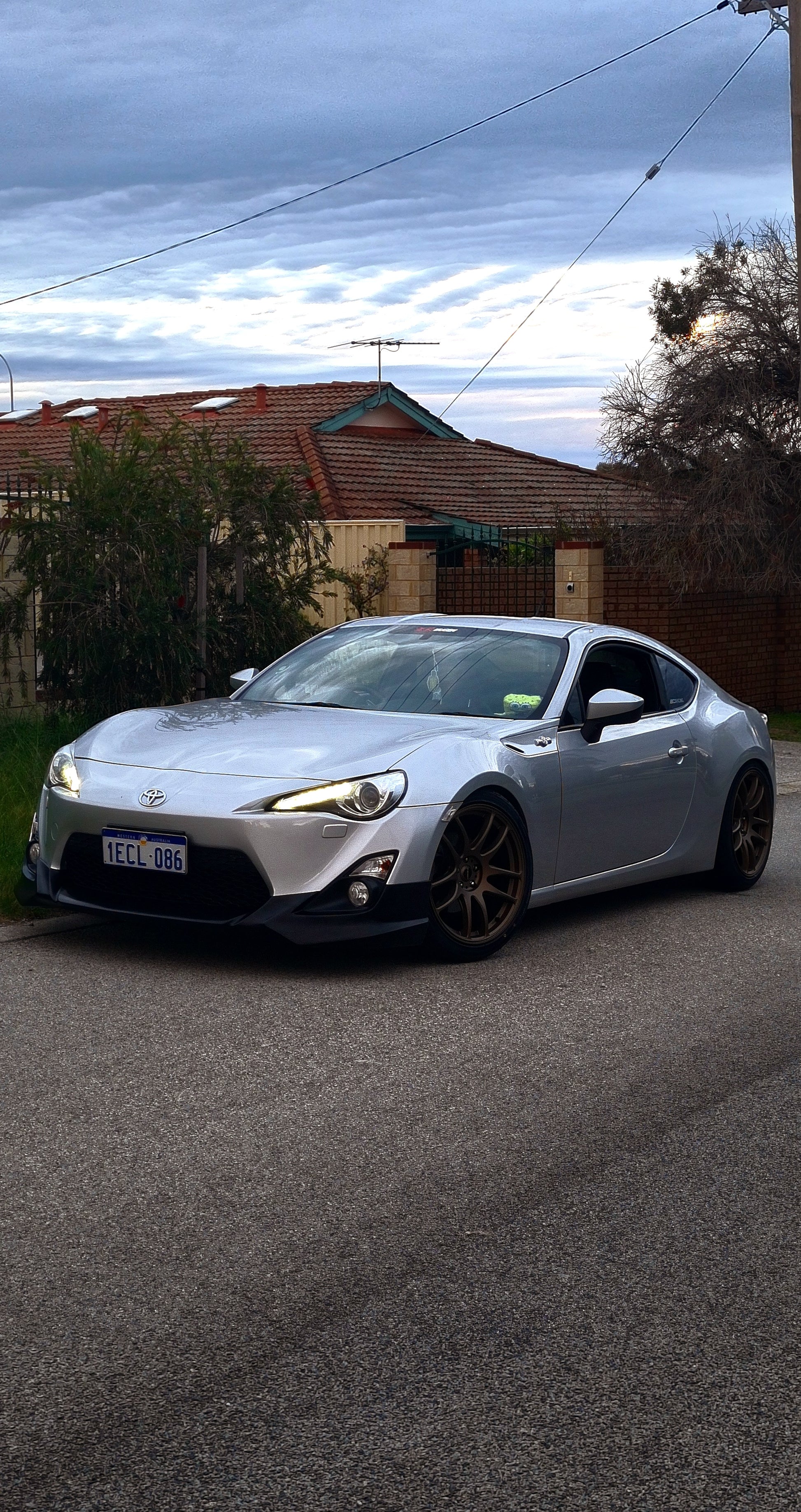 Toyota 86- D-Speed DS-02 18x8.5