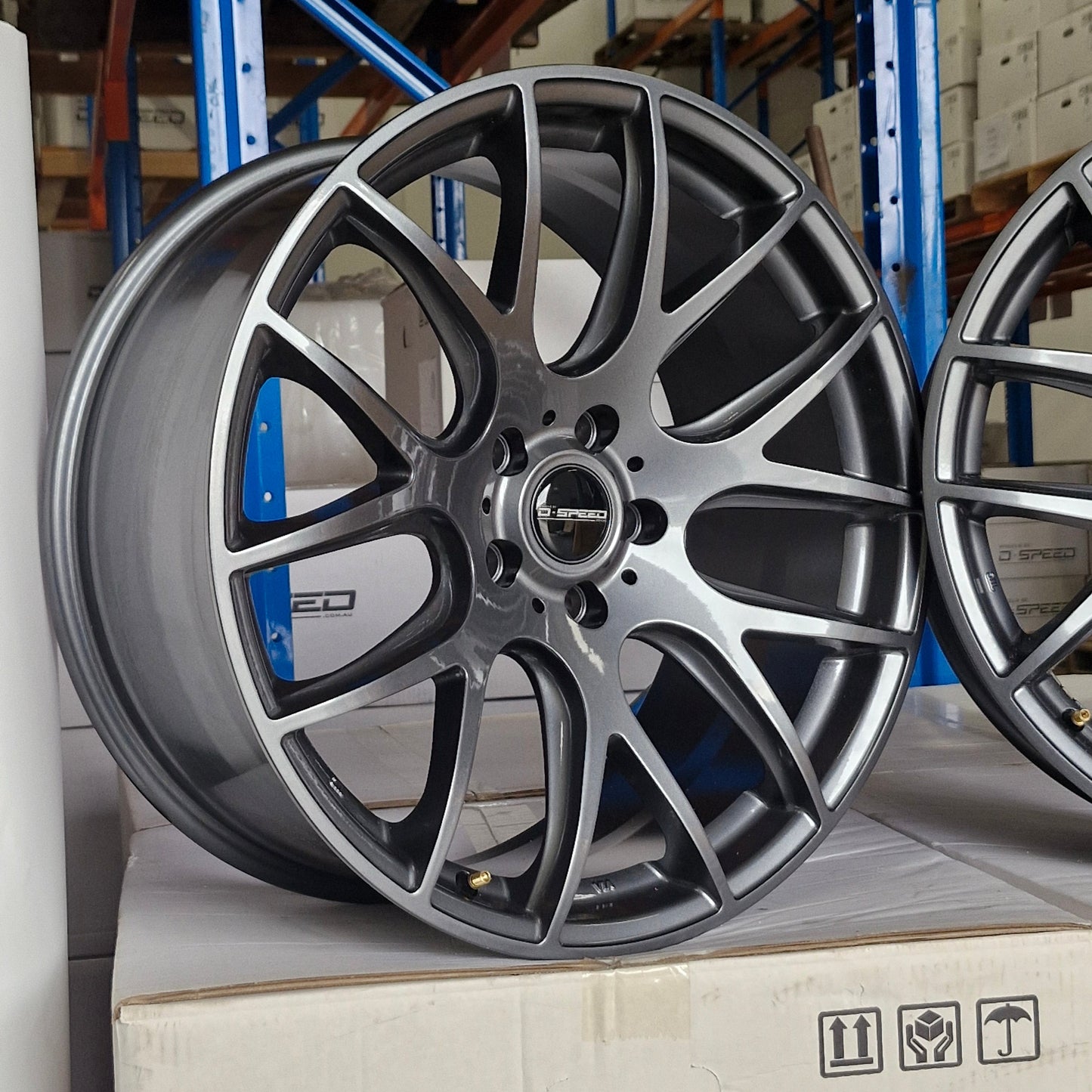 DS-05 19x8.5 +25 5x114.3 Gunmetal (CLEARANCE ITEM)