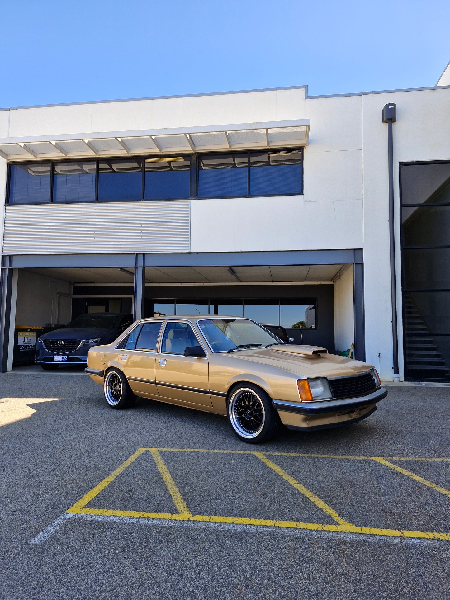 Holden VC Commodore - D-Speed DS-06 18x8.5 & 18x9.5 +30