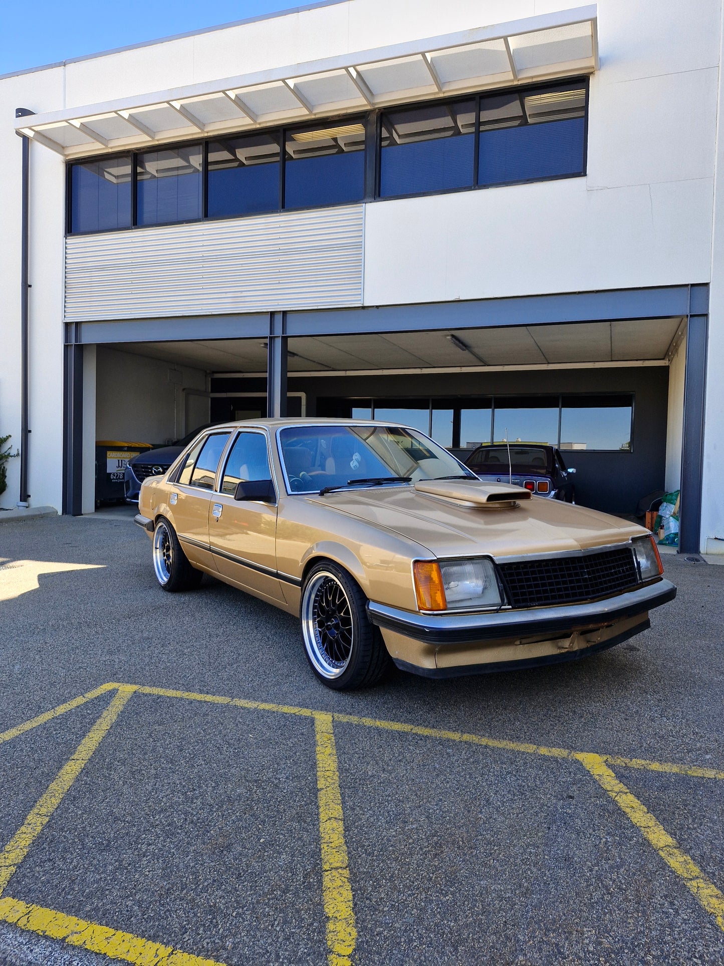 Holden VC Commodore - D-Speed DS-06 18x8.5 & 18x9.5 +30