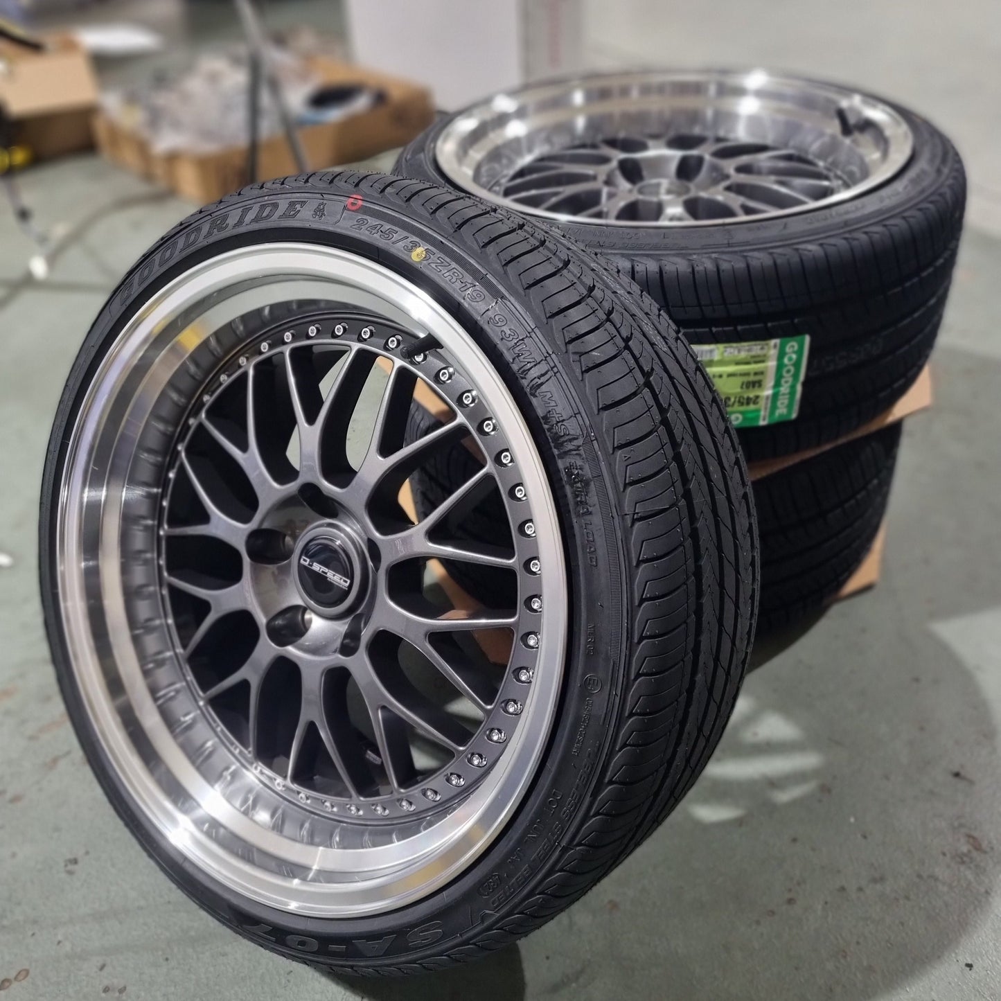D-Speed DS-06 18X9.5 +22 & 18x10.5 +22 5x114.3 Staggered Wheel and Tyre packages
