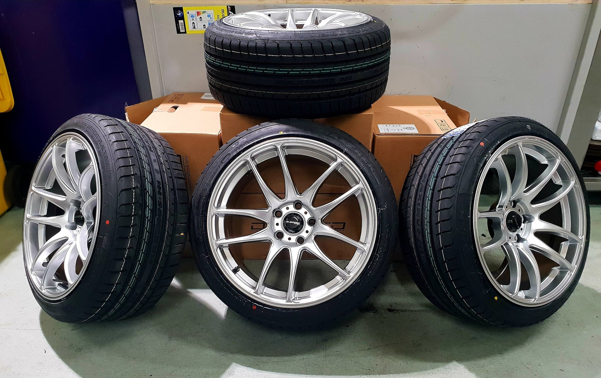 D-Speed DS-02 Staggered 18x9.5 Front 18x10.5 Rear 5x114.3   Wheel & Tyre Packages