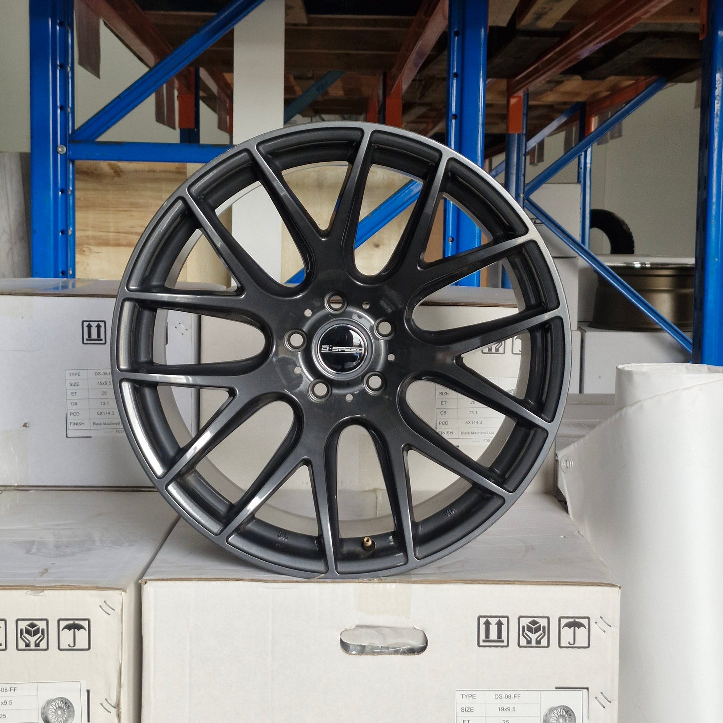 DS-05 19x10.5 +22 5x114.3 Gunmetal (CLEARANCE ITEM)