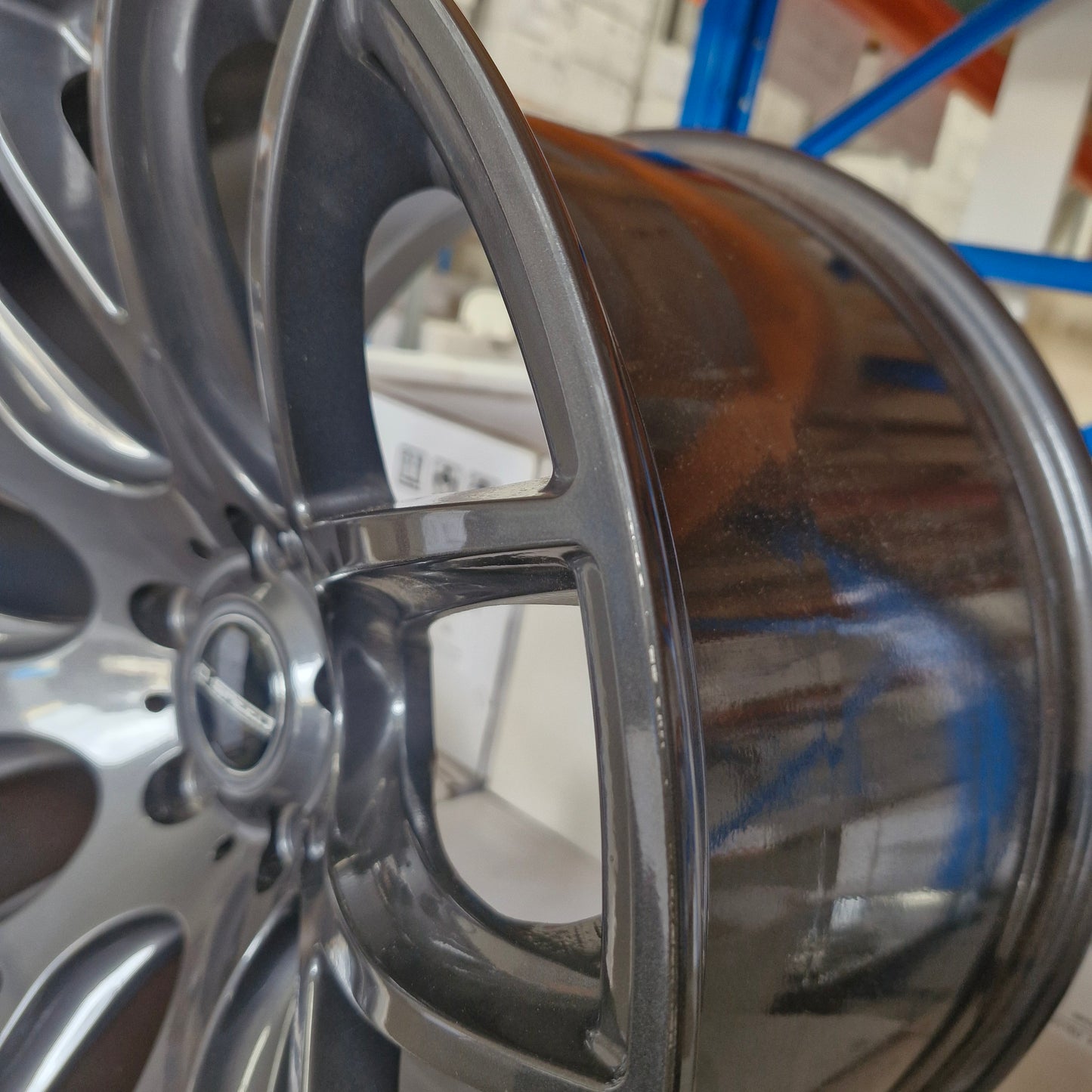 DS-05 19x10.5 +22 5x114.3 Gunmetal (CLEARANCE ITEM)