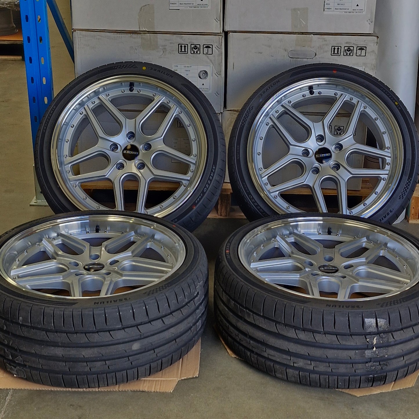 DS-09 19x8.5 +30 Tyre package 5x120 Silver (CLEARANCE ITEM)