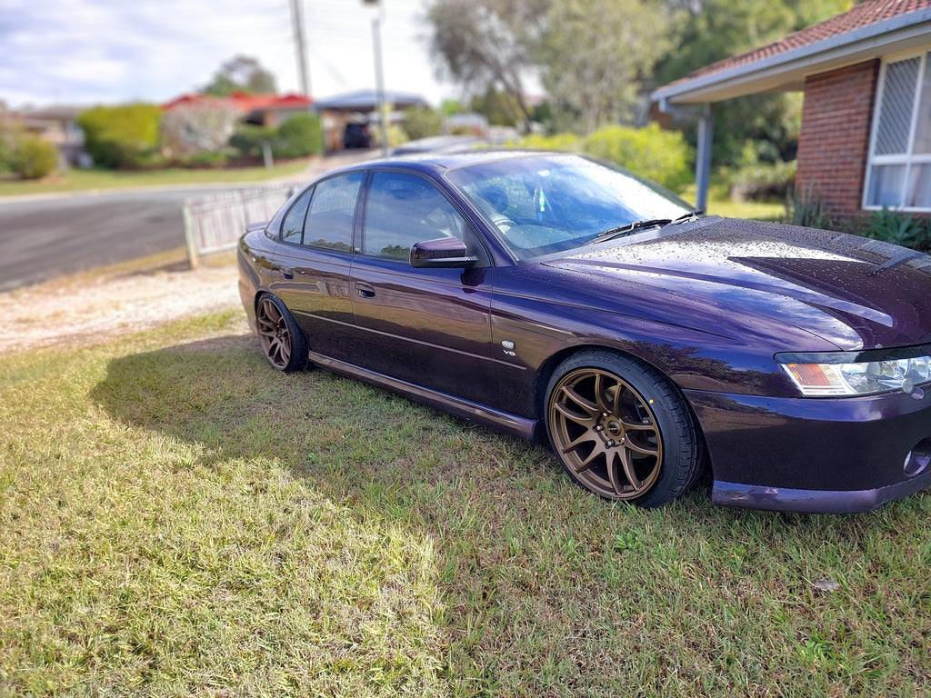 VY Commodore  - D-Speed DS-02 18x9.5 +30