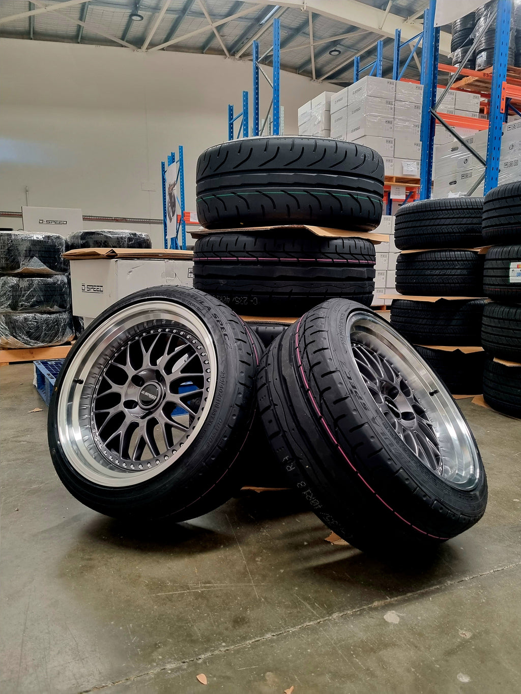 D-Speed  DS-06 19X8.5 5x114.3 Wheel and tyre package