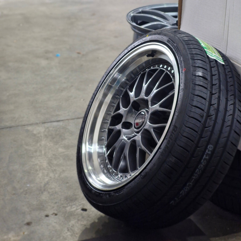 D-Speed  DS-06 18X8.5 +25 & 18x9.5 +22 5x114.3 Wheel and Tyre packages