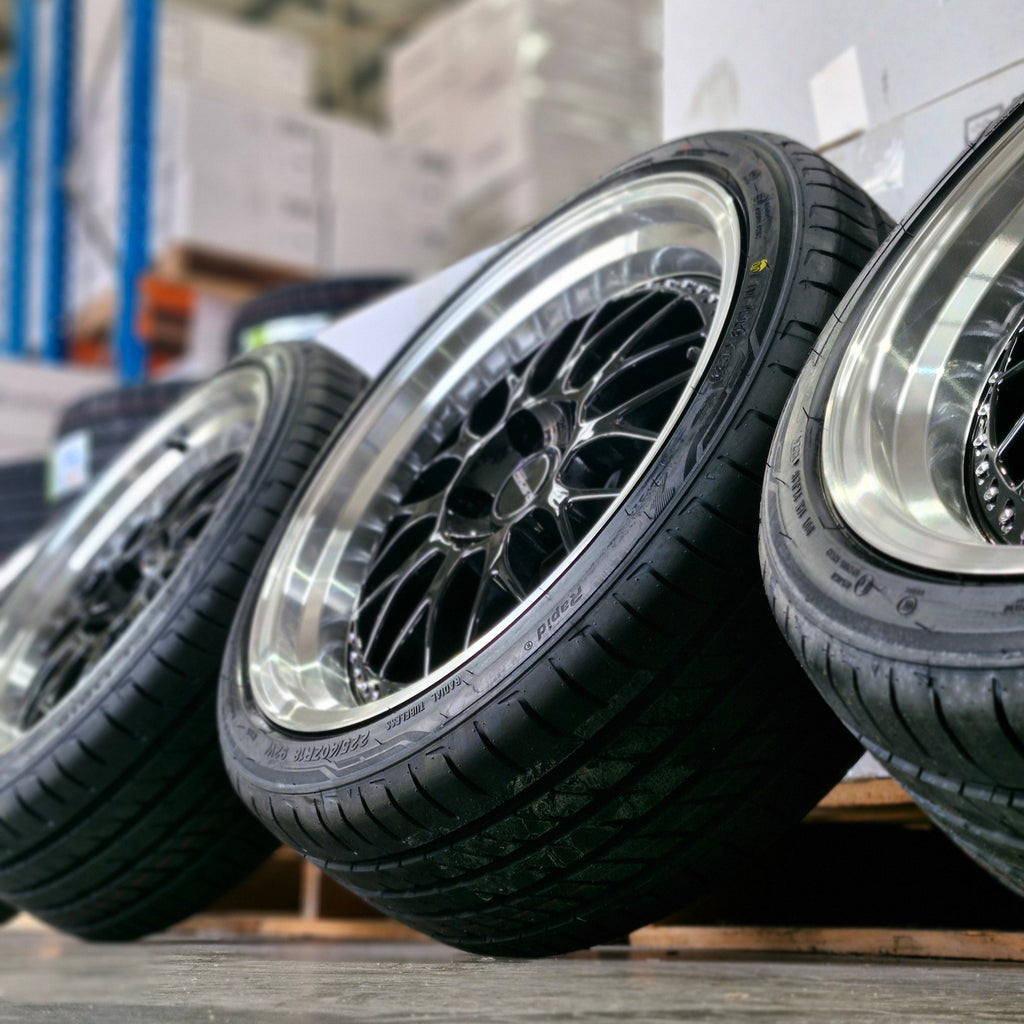 D-Speed  DS-06 18X8.5  5x120 +30 Wheel and tyre package