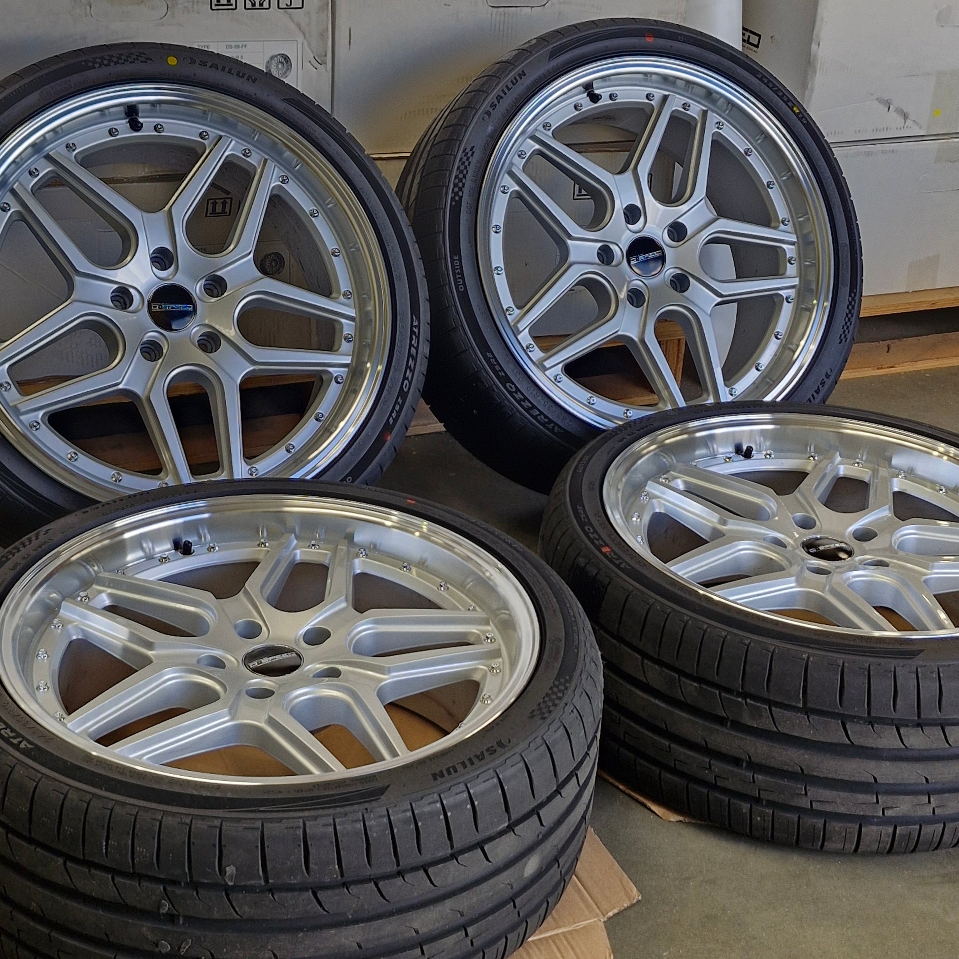 D-Speed  DS-09 19X8.5 +25 5x114.3 Wheel and tyre package