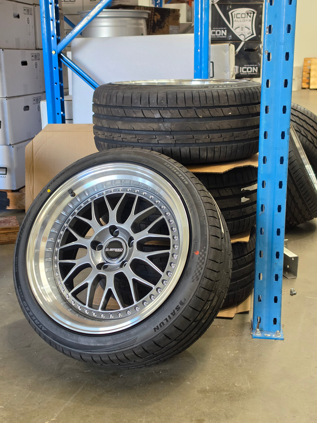 DS-06 18x9.5 +22 5x114.3 Gunmetal Tyre Package (CLEARANCE ITEM)