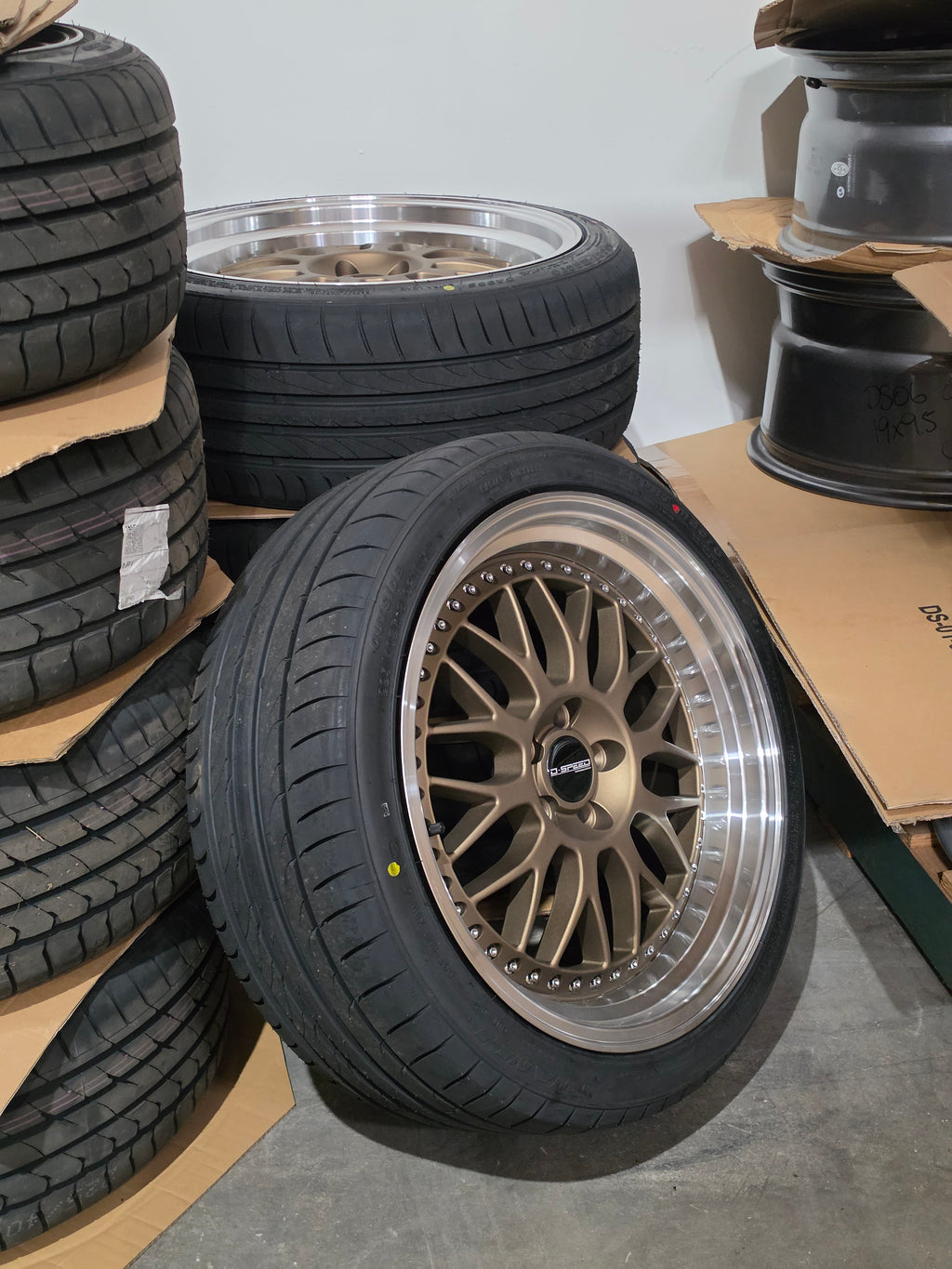 DS-06 18x8.5 +35 5x100 Bronze Tyre Package (CLEARANCE ITEM)
