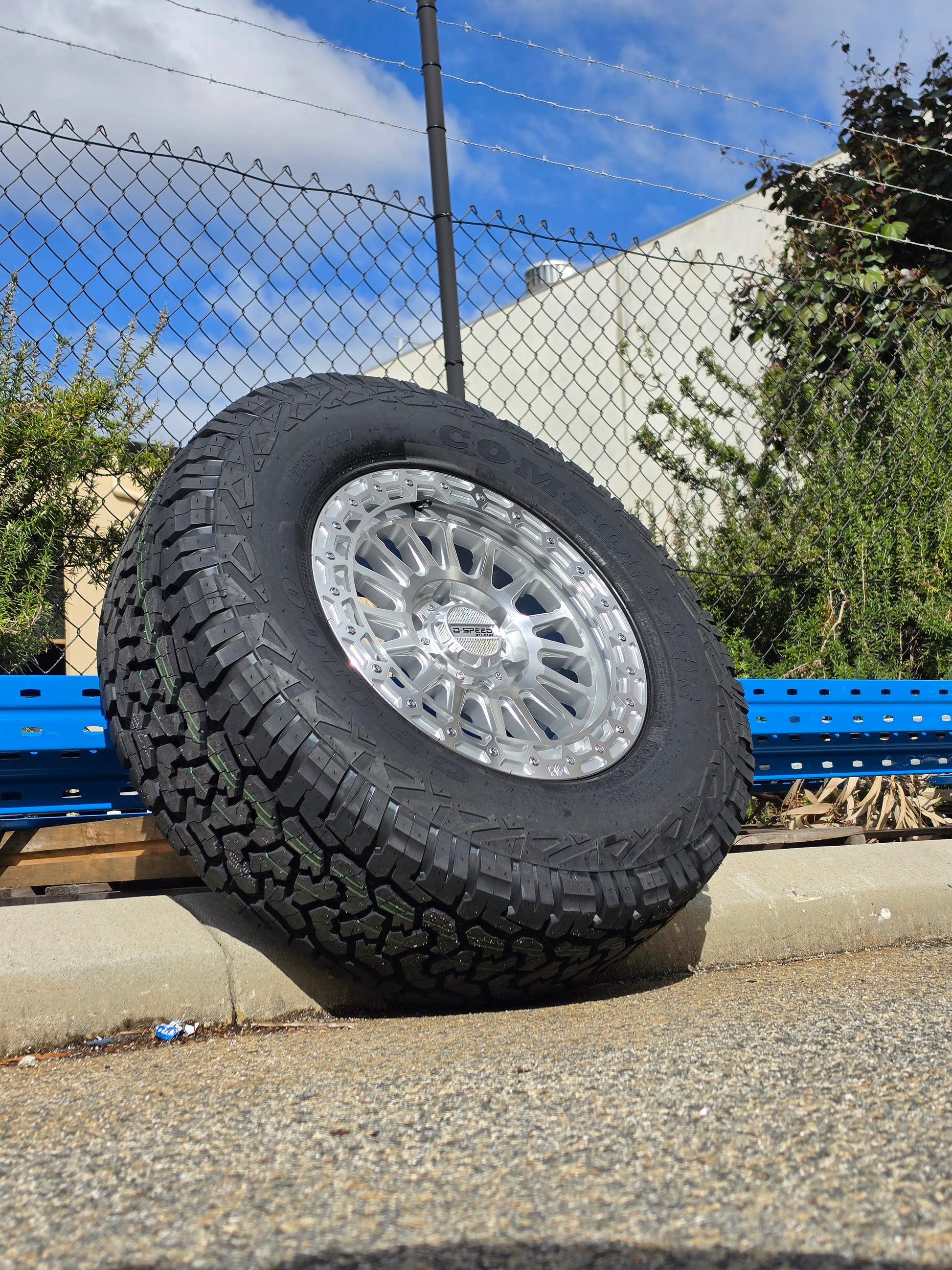 D-Speed MH-2 4x4 17x8.5  Machined Silver