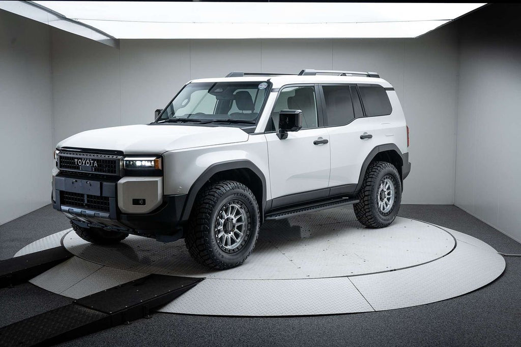 A white Toyota 250 Prado SUV with dspeed d-speed xt-1 xt1 4x4 wheels machined silver