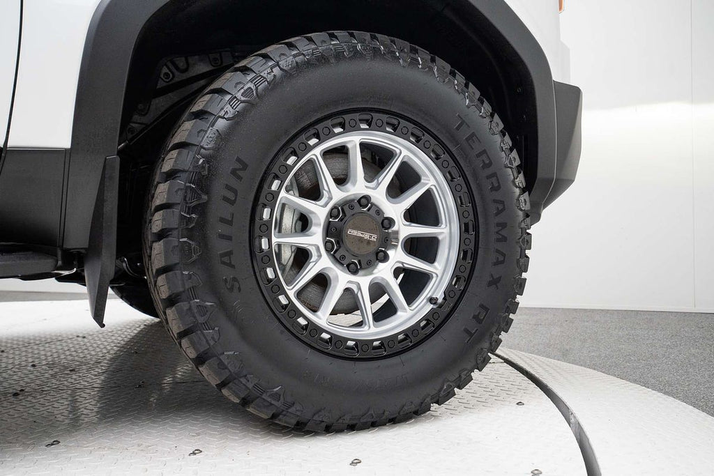A white Toyota 250 Prado SUV with dspeed d-speed xt-1 xt1 4x4 wheels machined silver
