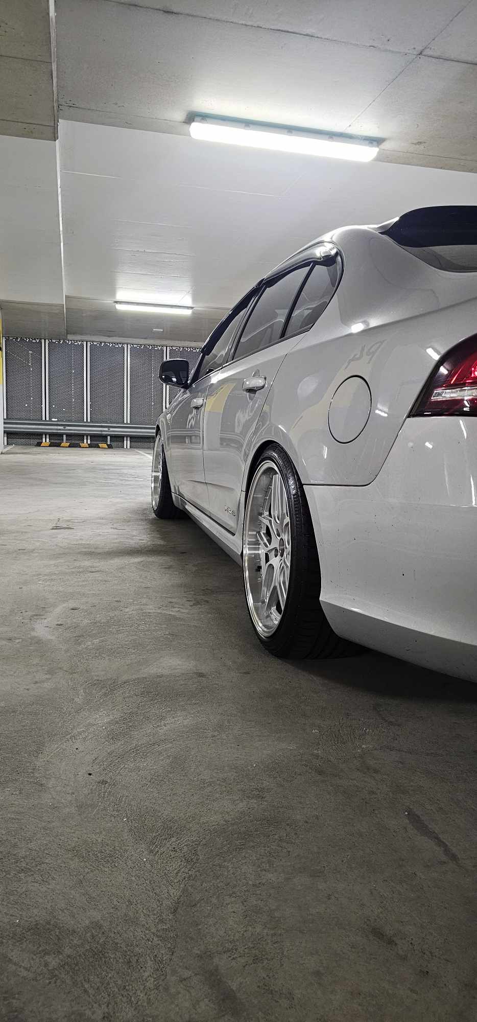 D-Speed  DS-09 19X9.5 +22 5x114.3 Wheel and tyre package