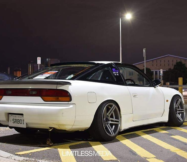 D-Speed DS-03 18X9 5x114.3 Wheel and Tyre package