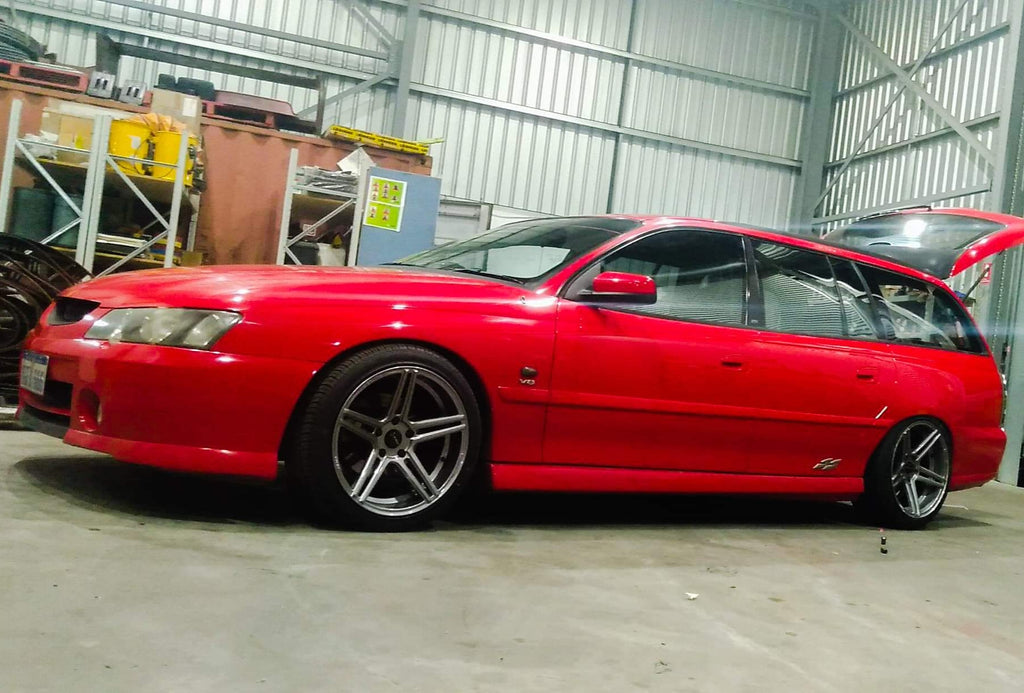 D-Speed DS-03 18X9 5x120 Wheel and Tyre package