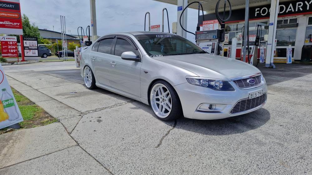 D-Speed  DS-09 19X9.5 +22 5x114.3 Wheel and tyre package