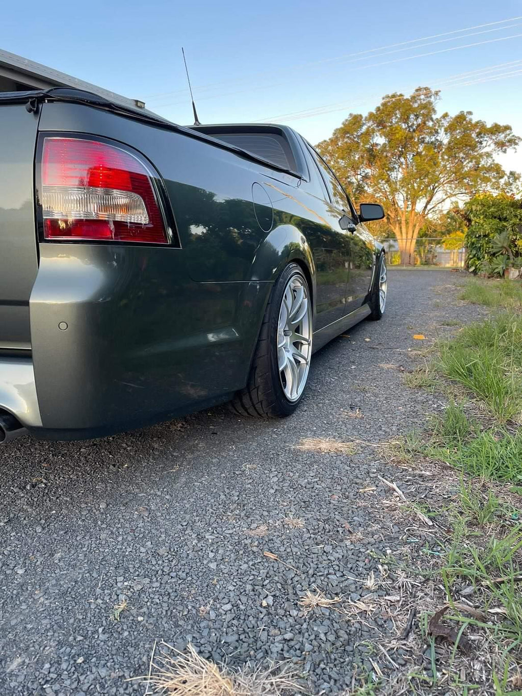 Holden VF Ute- D-Speed DS-02 19x9.5 +25 5x120