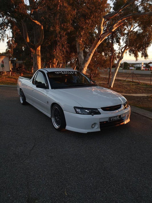 Holden VZ Commodore Ute - D-Speed DS-06 18x8.5 & 18x9.5 +30