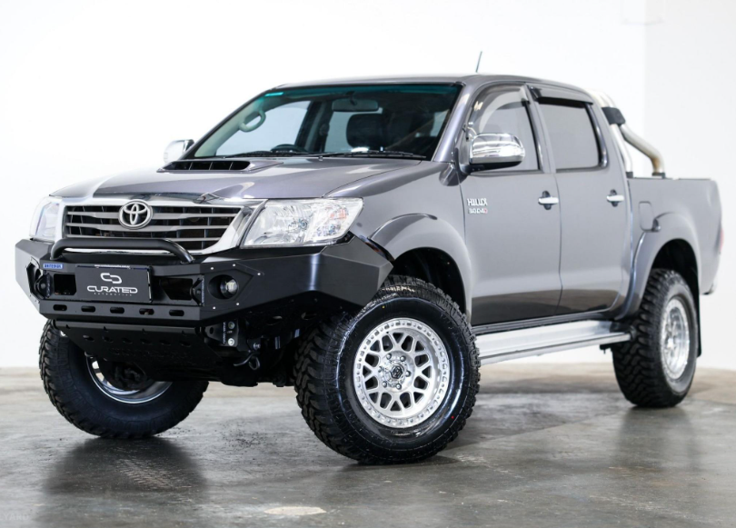 Toyota hilux N70 with flares and DSpeed MH-1 machined silver with 275/7017 MT tyres 4x4 wheels rims offroad off road 17x8.5 17x9 0 offset +12 mud tyres