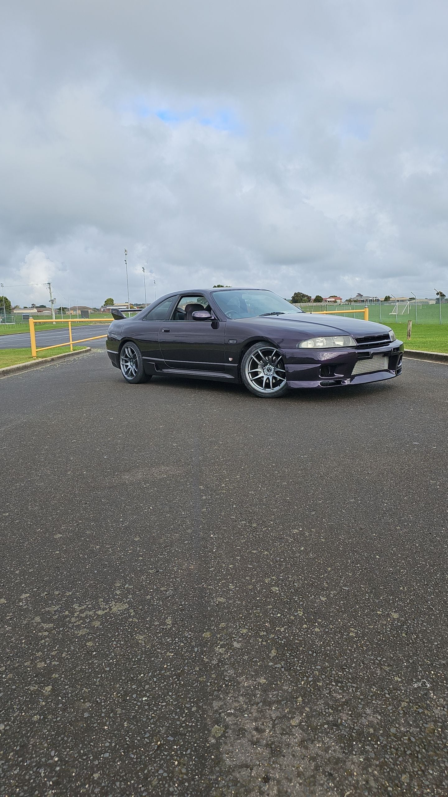 Nissan R33 Skyline - D-Speed DS-02 18x9.5 +22 Gunmetal