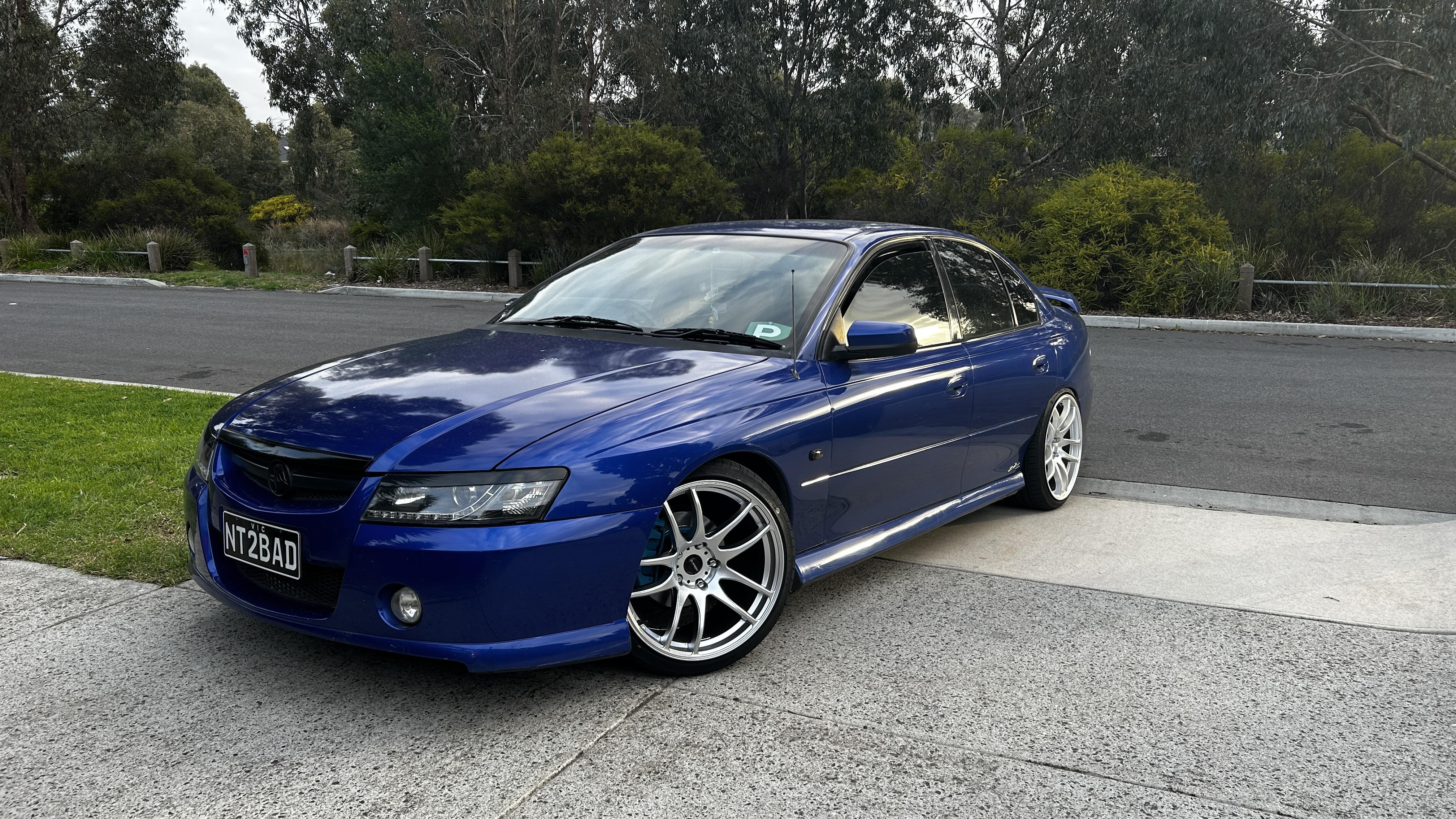 Holden VZ Commodore - D-Speed DS-02 19x9.5 +25 – Dspeed Performance Wheels