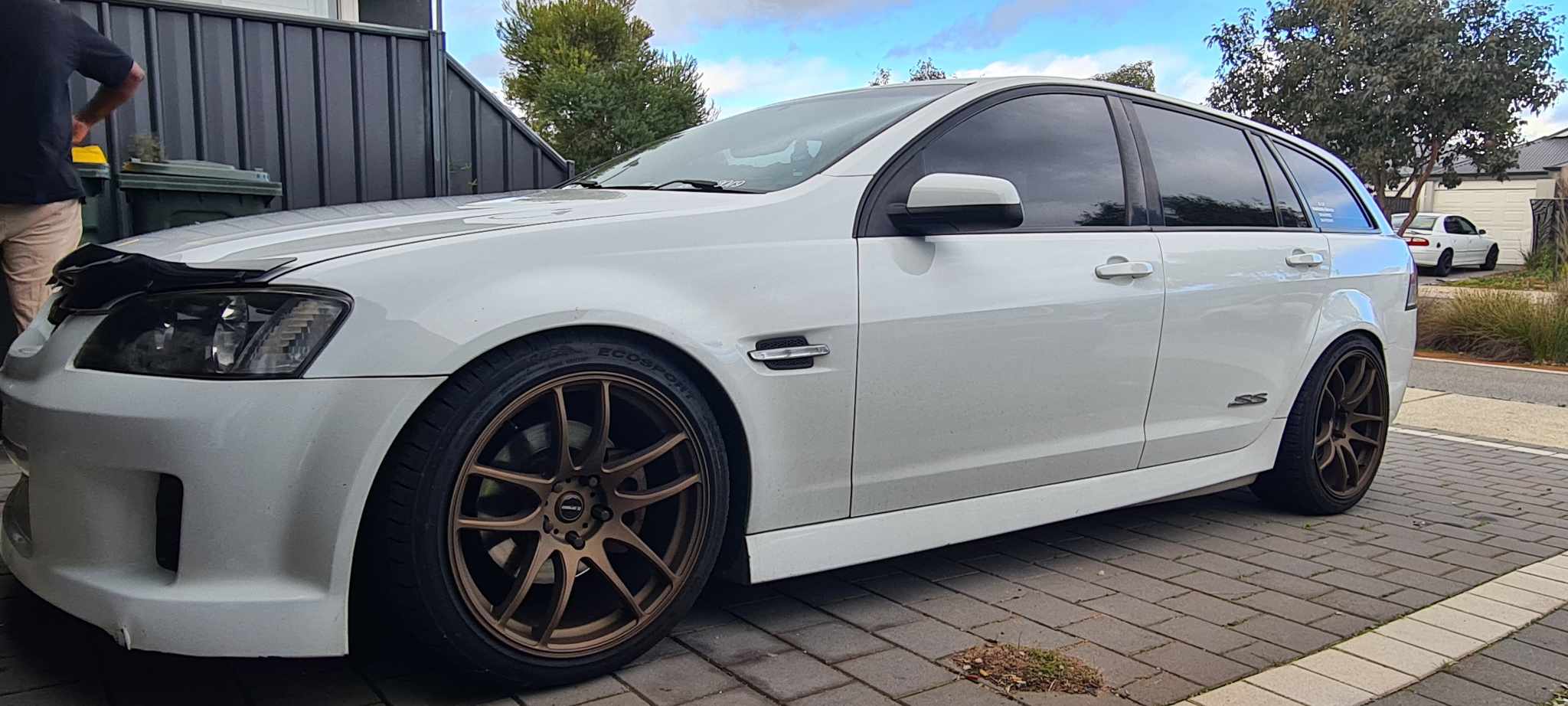 Holden VE Commodore Wagon- D-Speed DS-02 19x9.5 +25 5x120 – Dspeed ...