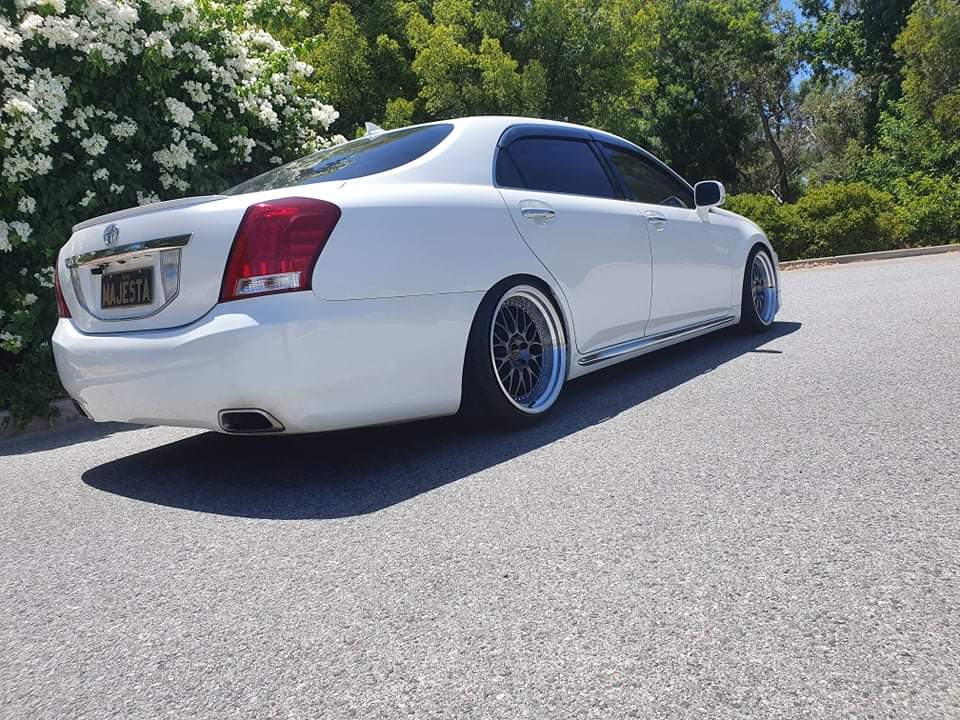 Toyota Crown Majesta _ D-Speed DS-06 19x9.5 & 19x10.5