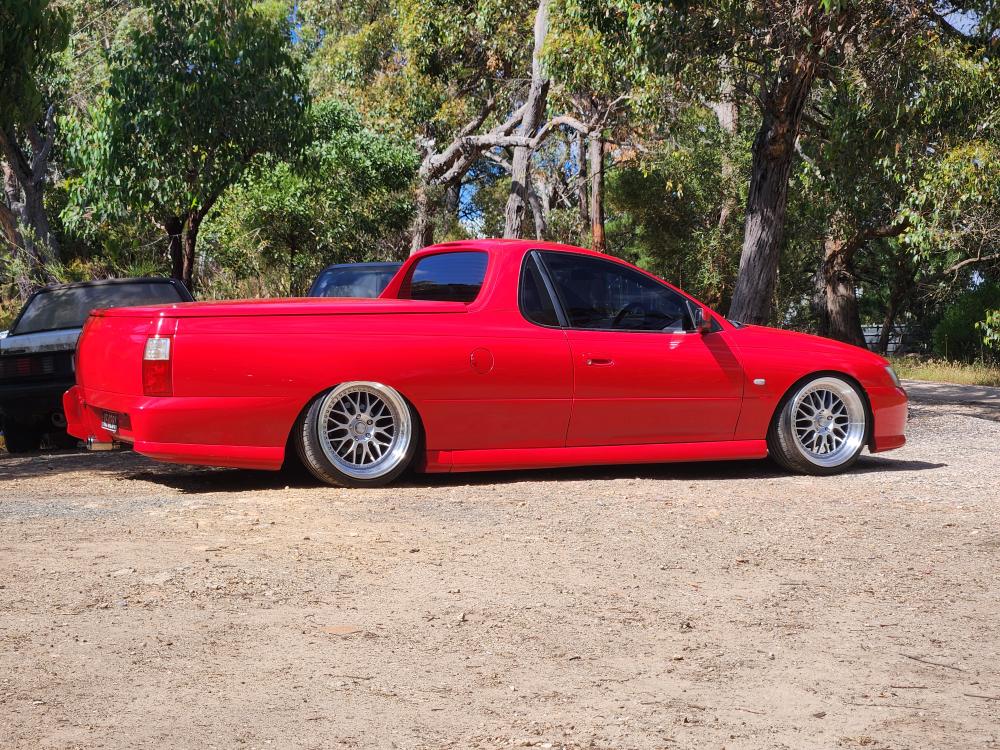 Holden VZ Commodore Ute - D-Speed DS-06 19x9.5 +25