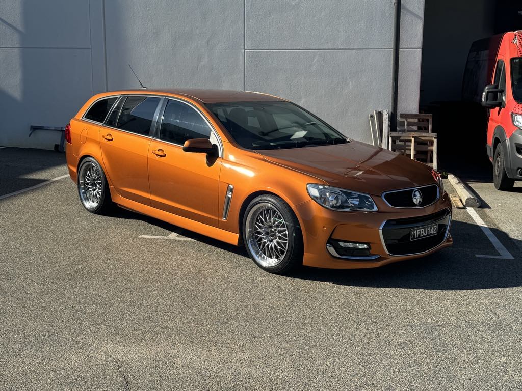 Holden Commodore VF - D-Speed DS-08-FF 19x9.5 +35