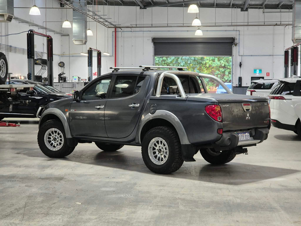 Silver mitsubishi triton ute SUV with dspeed d-speed XT1 xt-1 wheels 4x4 alloy wheel