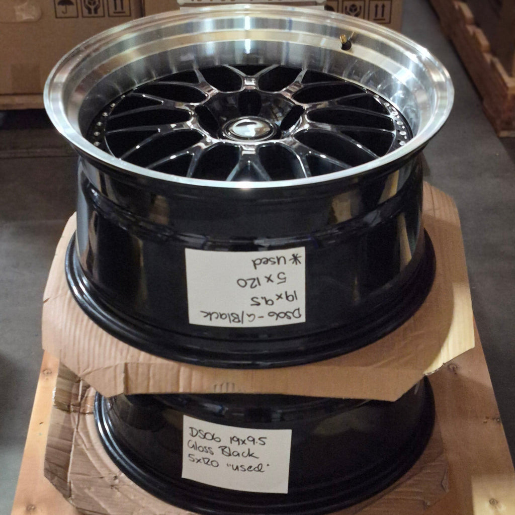 DS-06 19x9.5 +30 5x120 Gloss Black(CLEARANCE ITEM)