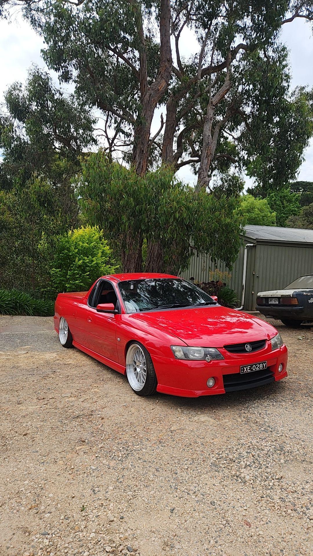 Holden VZ Commodore Ute - D-Speed DS-06 19x9.5 +25