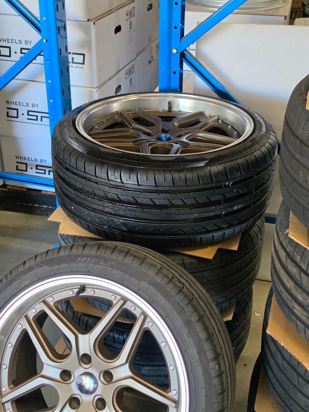 DS-09 19x9.5 +22 5x114.3 Bronze Tyre Package (CLEARANCE ITEM)