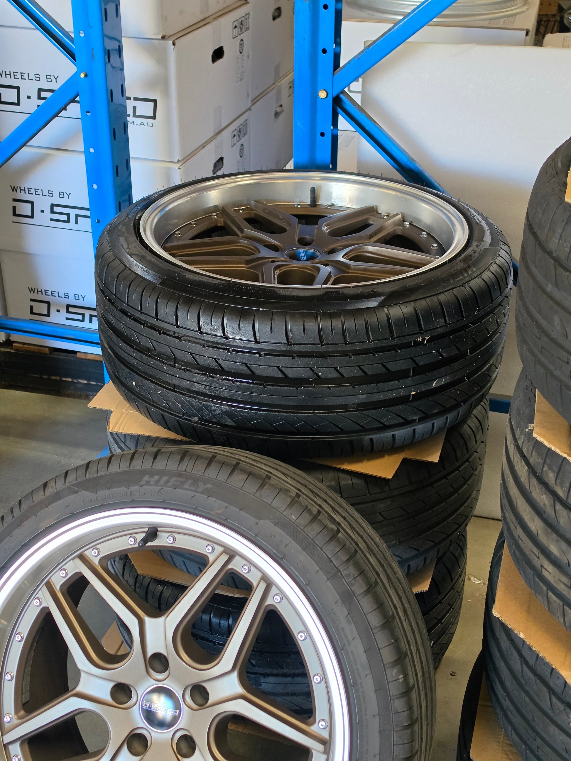 DS-09 19x9.5 +22 5x114.3 Bronze Tyre Package (CLEARANCE ITEM)