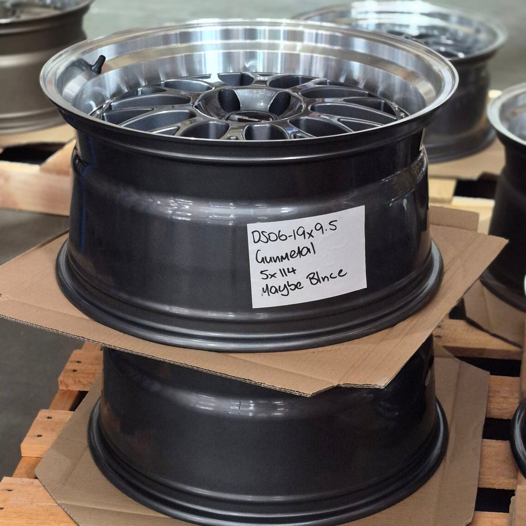 DS-06 19x9.5 +22 5x114.3 Gunmetal (CLEARANCE ITEM) (Copy)
