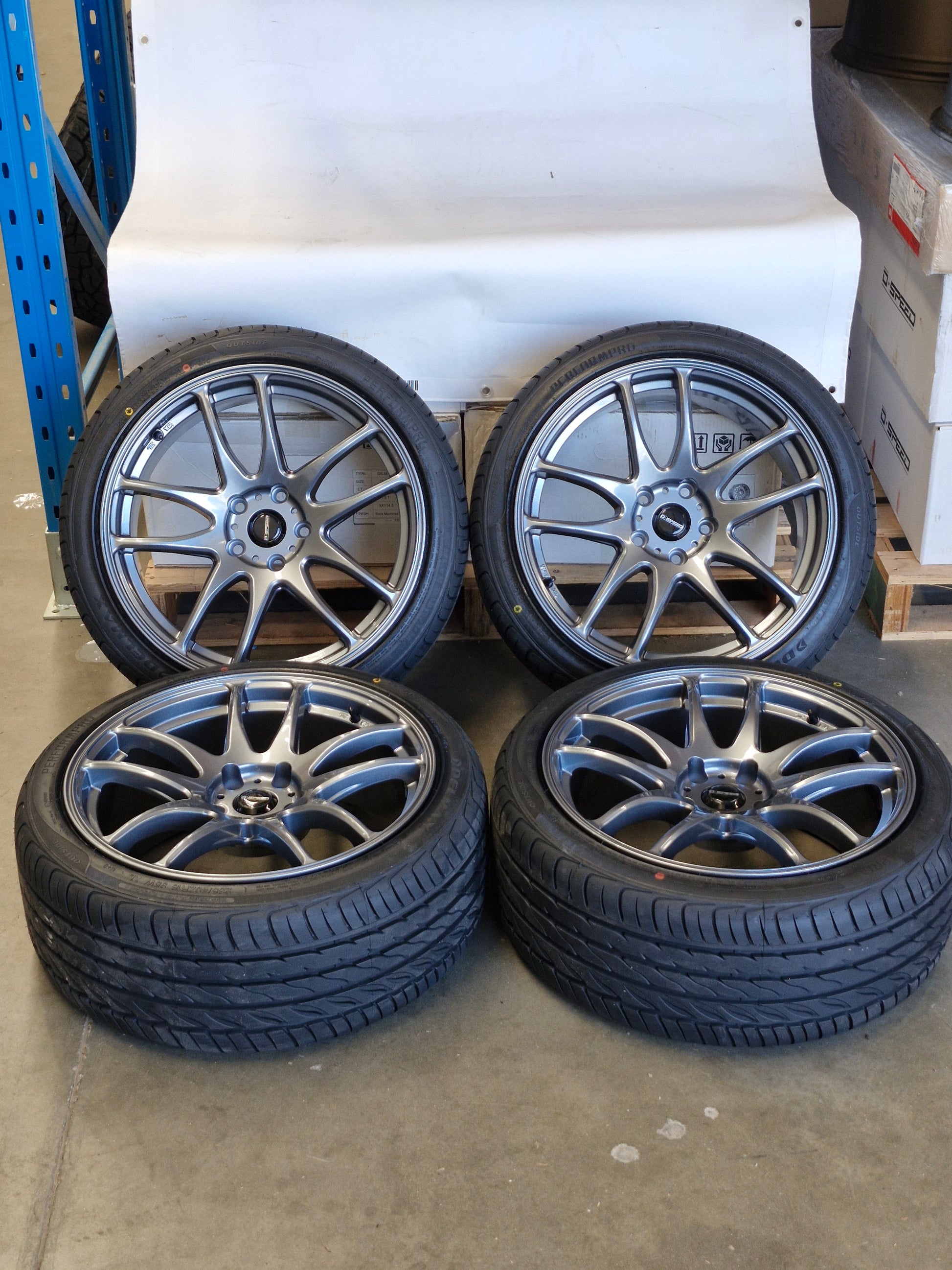DS-02 18x8.5 +25 Tyre package 5x114.3 Gunmetal (CLEARANCE ITEM)