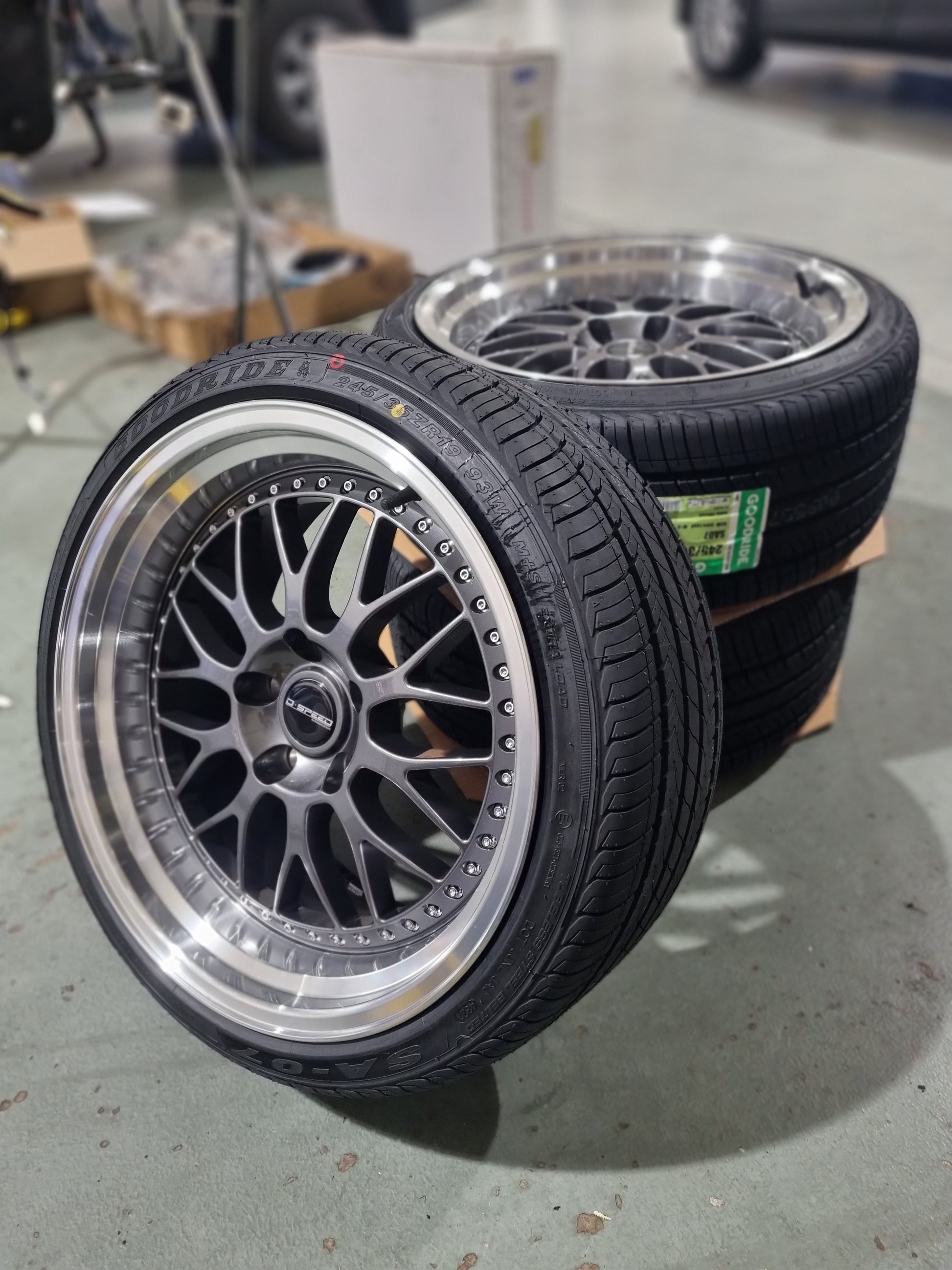 D-Speed  DS-06 19X8.5 +25 & 19x10.5 +22 5x114.3 Staggered Wheel and Tyre packages