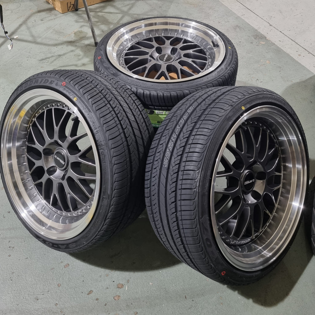 D-Speed  DS-06 18X8.5  5x100 +30 Wheel and tyre package
