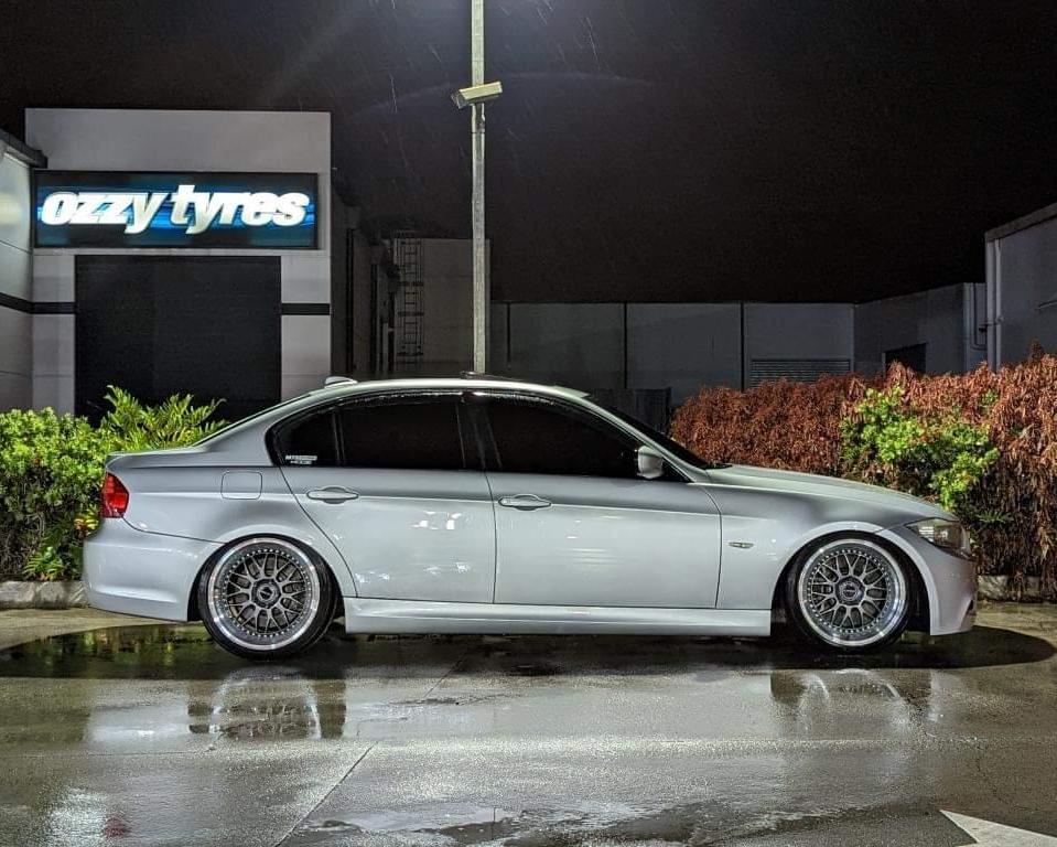 D-Speed  DS-06 18X9.5 5x120 Wheel and tyre package