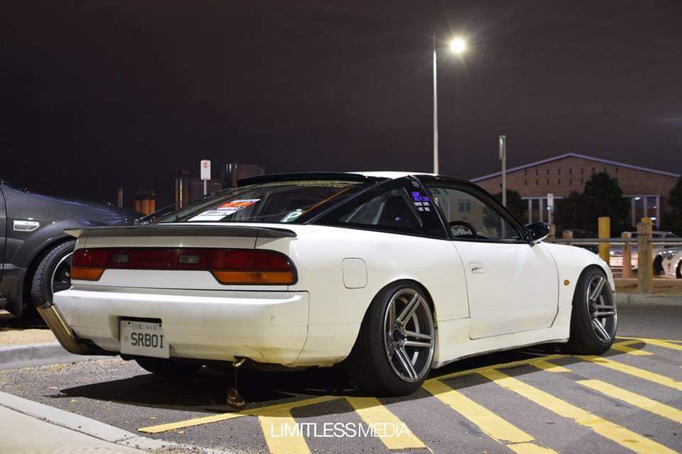 D-Speed DS-03 18X9 5x114.3 Wheel and Tyre package