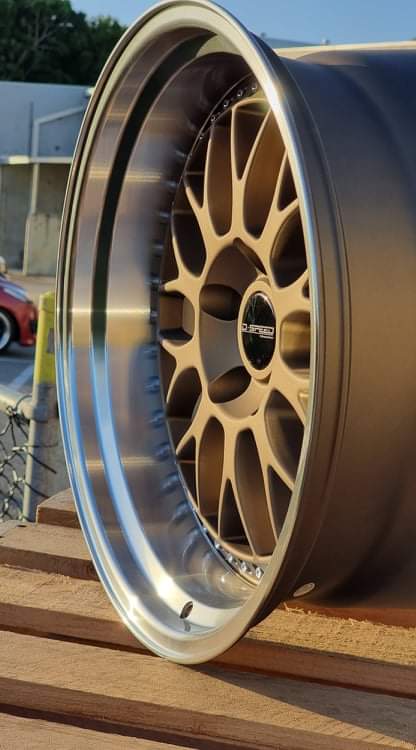 D-Speed  DS-06 18X9.5  5x114.3 Wheel and tyre package